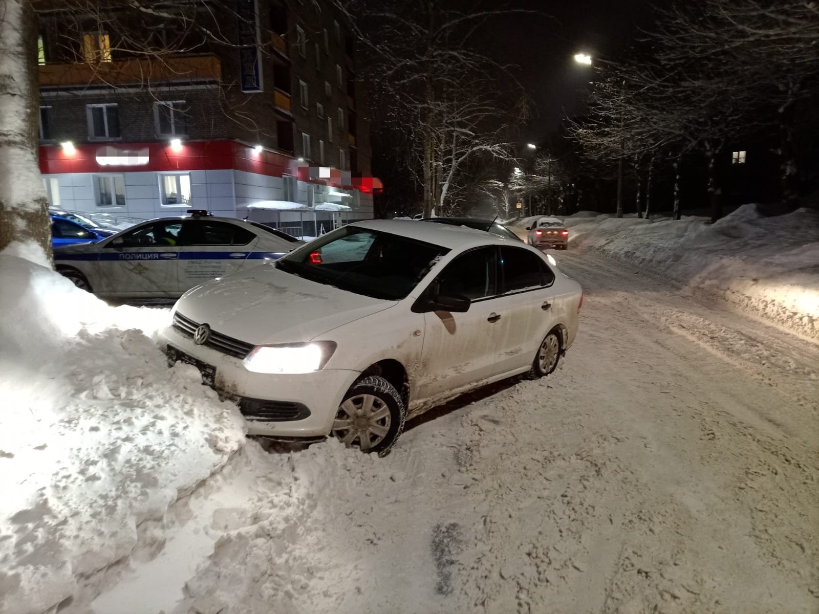 Школьника госпитализировали после аварии в Череповце